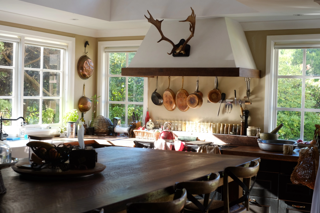 Cô Sally và chú&nbsp;JP