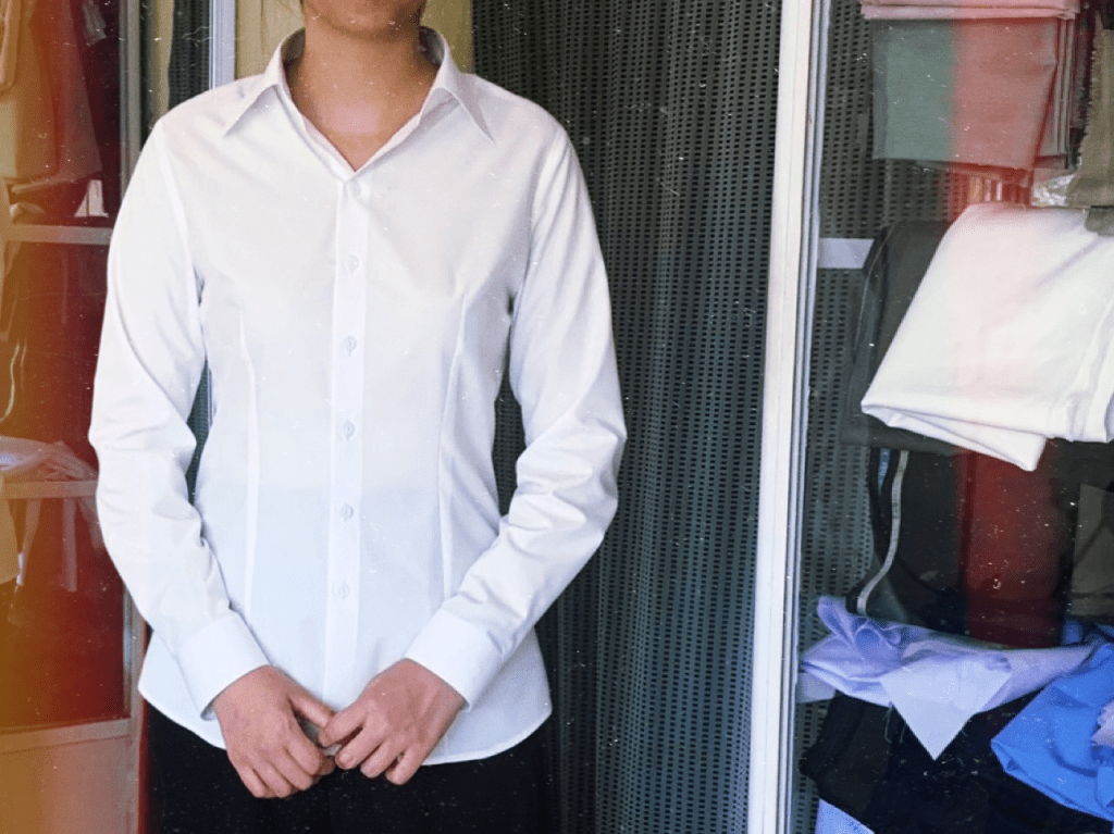 Chiếc áo sơ mi&nbsp;trắng